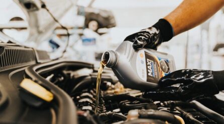 El aceite del motor cómo revisarlo y rellenarlo