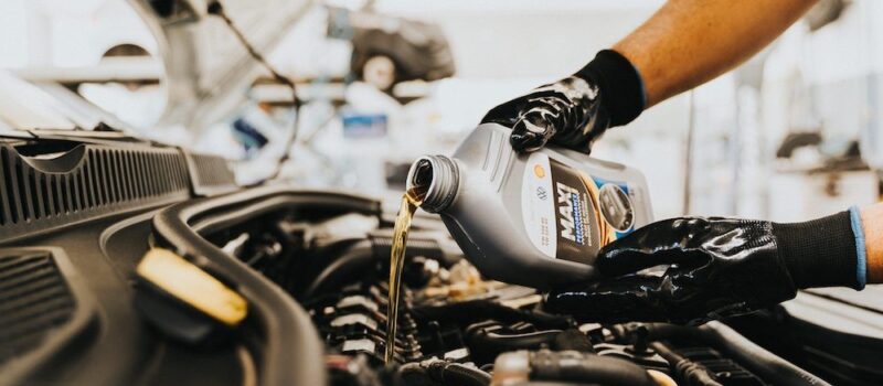 El aceite del motor cómo revisarlo y rellenarlo