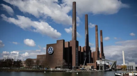 Volkswagen planea cerrar tres fábricas en Alemania y despedir a miles de empleado