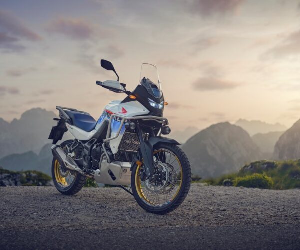 Honda XL750 Transalp Aventura versátil en dos ruedas