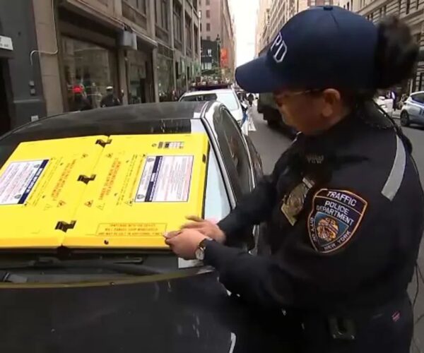 NYPD implementa nuevo sistema para multar vehículos mal estacionados