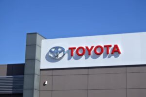 Toyota busca aliados tecnológicos para coches inteligentes