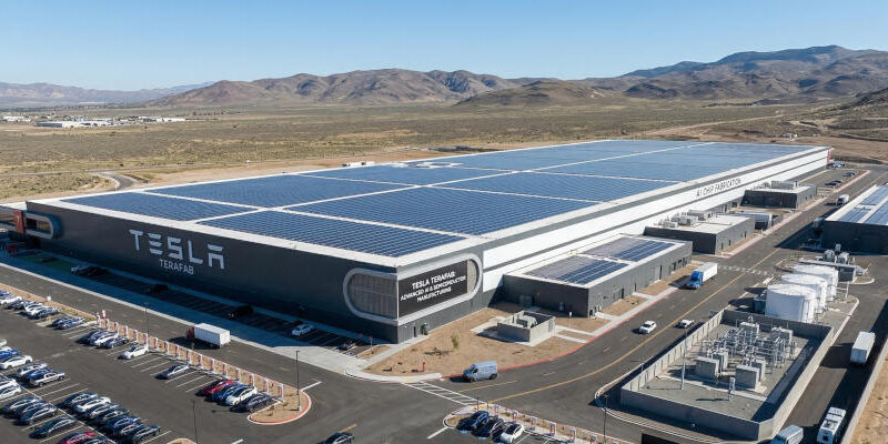 TESLA ROMPE MURO CHIPS TERAFAB